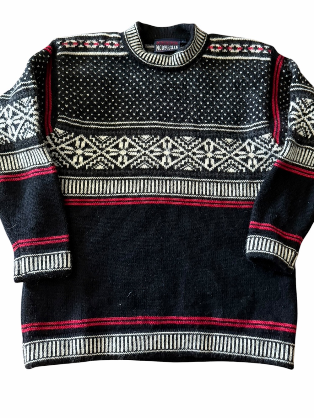 Norwegian Designs 100% wool sweater made in Canada M